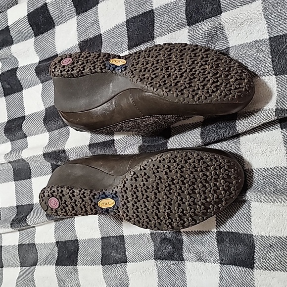 Brown Merrell wedges. Size 10. Like new - Picture 4 of 4